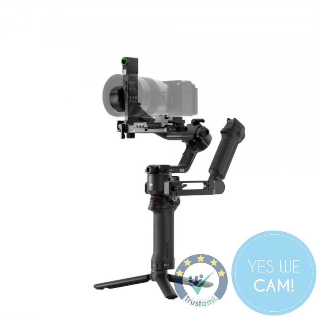 DJI RS 5 Kameragimbal mit spiegelloser Kamera in freigestellter Produktansicht