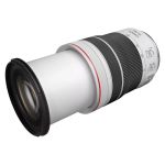 Ausgefahrenes 200mm Tele mit stabiler Bauweise und präziser Nano USM Fokussierung.