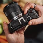 Kreative Nahaufnahme mit 0,38-facher Vergrößerung und klarer Schärfe bei 30 mm Brennweite.
