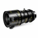 DZOFILM Arles Zoom 25-75mm T2.6 Cine-Objektiv in schräger Rückansicht mit PL-Mount und 0.8-MOD-Zahnkränzen.