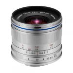 LAOWA 7,5mm f/2,0 für MFT silber Seitenansicht 