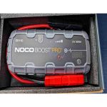 NOCO GB150 Boost Pro Jump Starter sicher verpackt im Schutzschaum mit sichtbaren Starthilfeklemmen