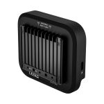 Teradek Ace Micro TX in rückseitiger Schrägansicht mit Kühlrippen, Montagegewinden und seitlichem USB C Anschluss.