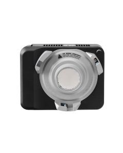 Die amaran Ray 120c Leuchte in Frontansicht mit Bowens-Mount und sichtbarer COB-Lichtquelle