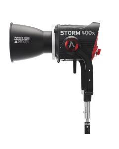Flexibles Beleuchtungssystem Aputure Storm 400x mit hoher Farbgenauigkeit und dimmbarem Licht
