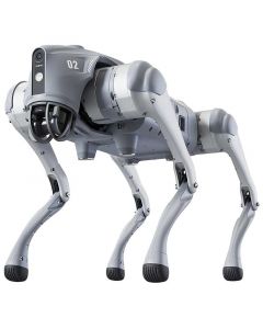 Unitree Go2 Pro vierbeiniger Roboter in dynamischer Vorwärtsposition, mit robuster Frontkamera, geschwungenen Beinen und grauer Gehäusestruktur.