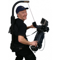 Easyrig 3 mit Gimbal-Weste über beide Schultern